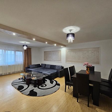 Didi Apartament ไกรโอวา ภายนอก รูปภาพ