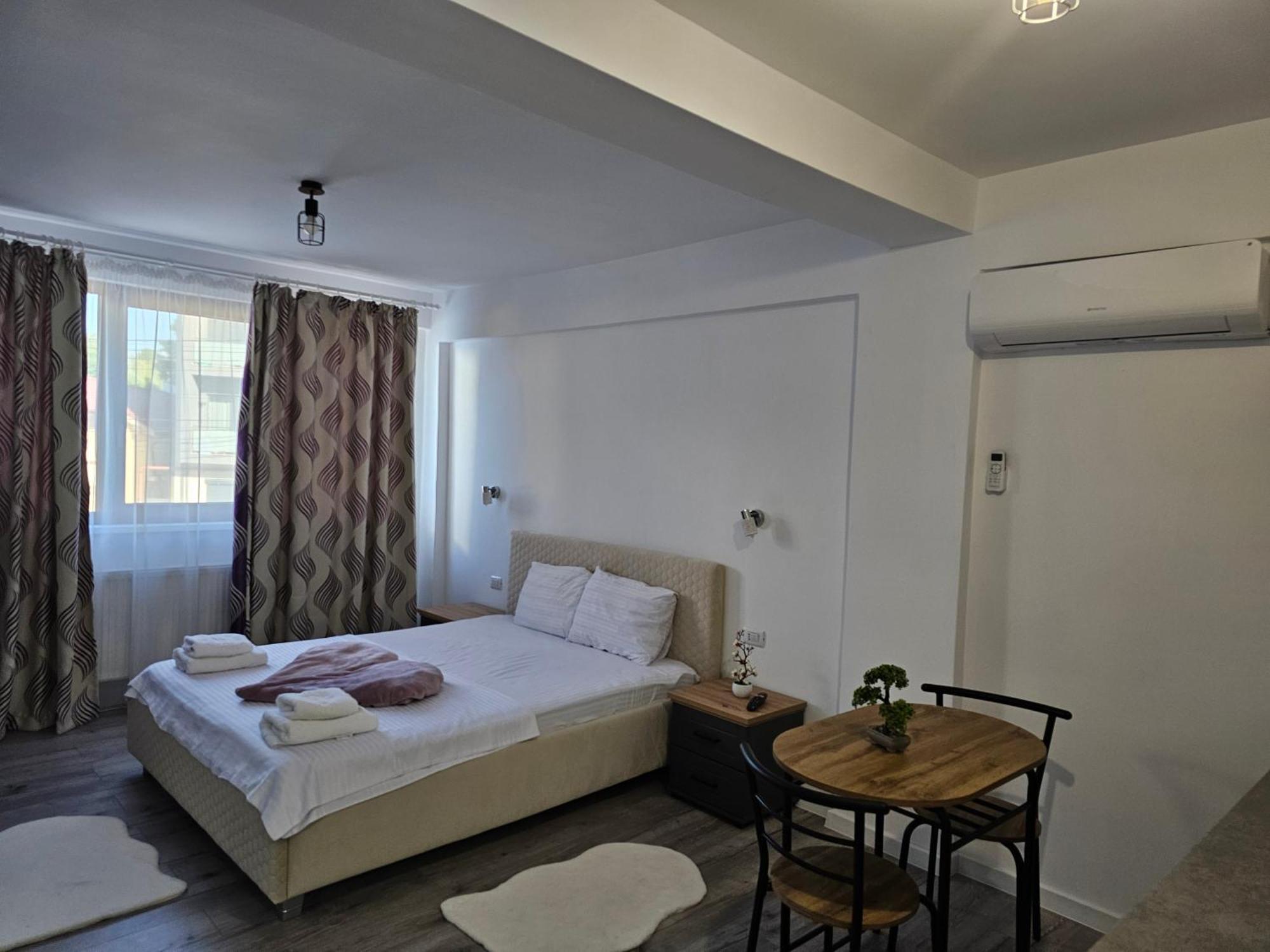 Didi Apartament ไกรโอวา ภายนอก รูปภาพ