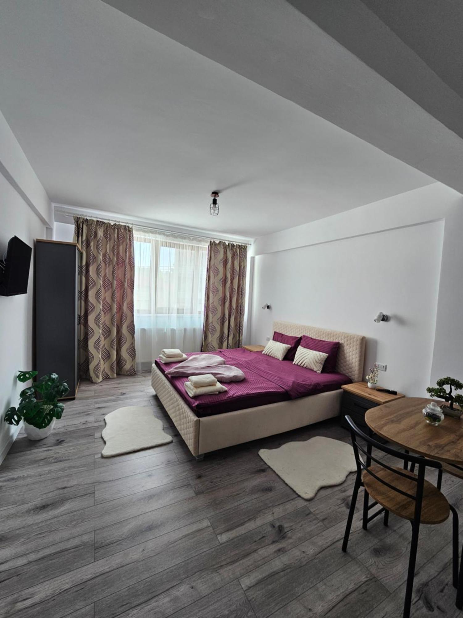 Didi Apartament ไกรโอวา ภายนอก รูปภาพ